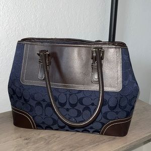 Coach signature print handbag